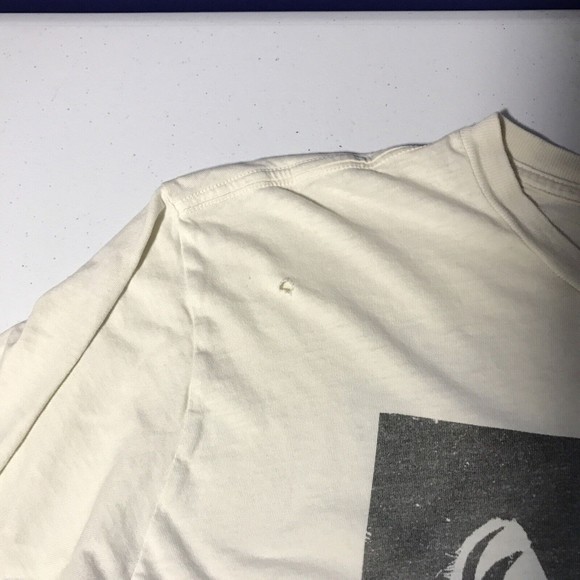 KISS 2012 Trunk Designer T Shirt Size Medium Rock & Roll KISS Shirt Front & Back - Picture 4 of 9